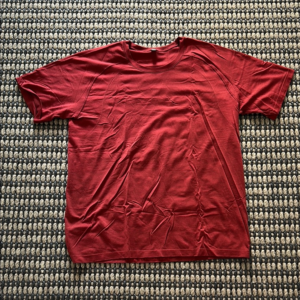 Lululemon Athletica Red Short Sleeve Tee